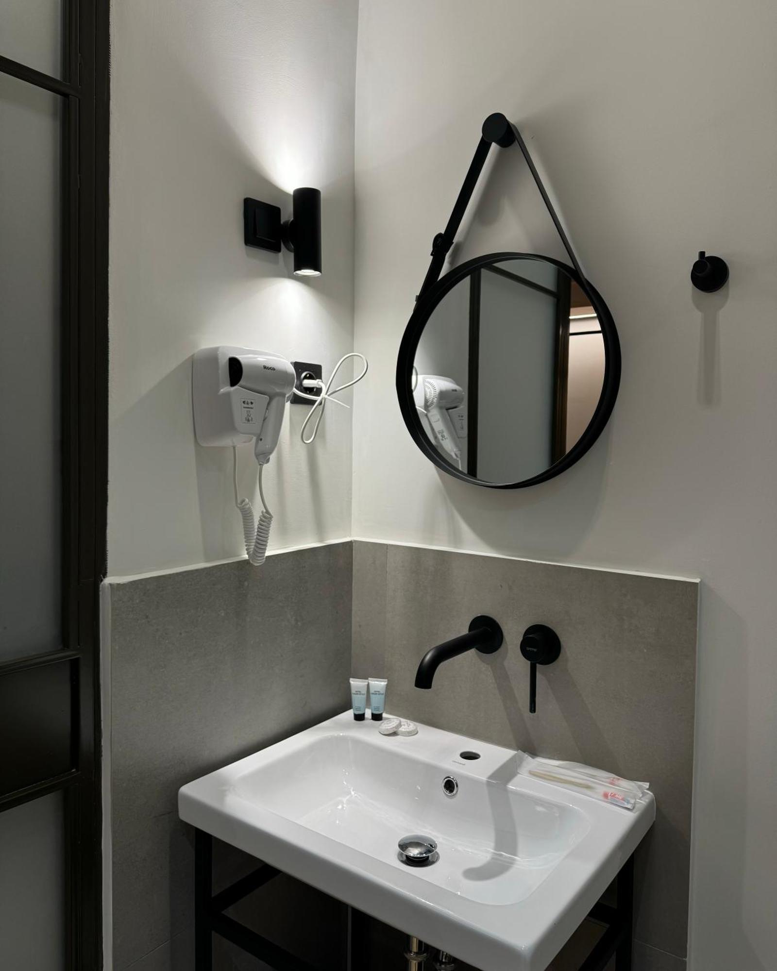 Mosh Mosh Boutique Hotel Alma-Ata Exteriör bild