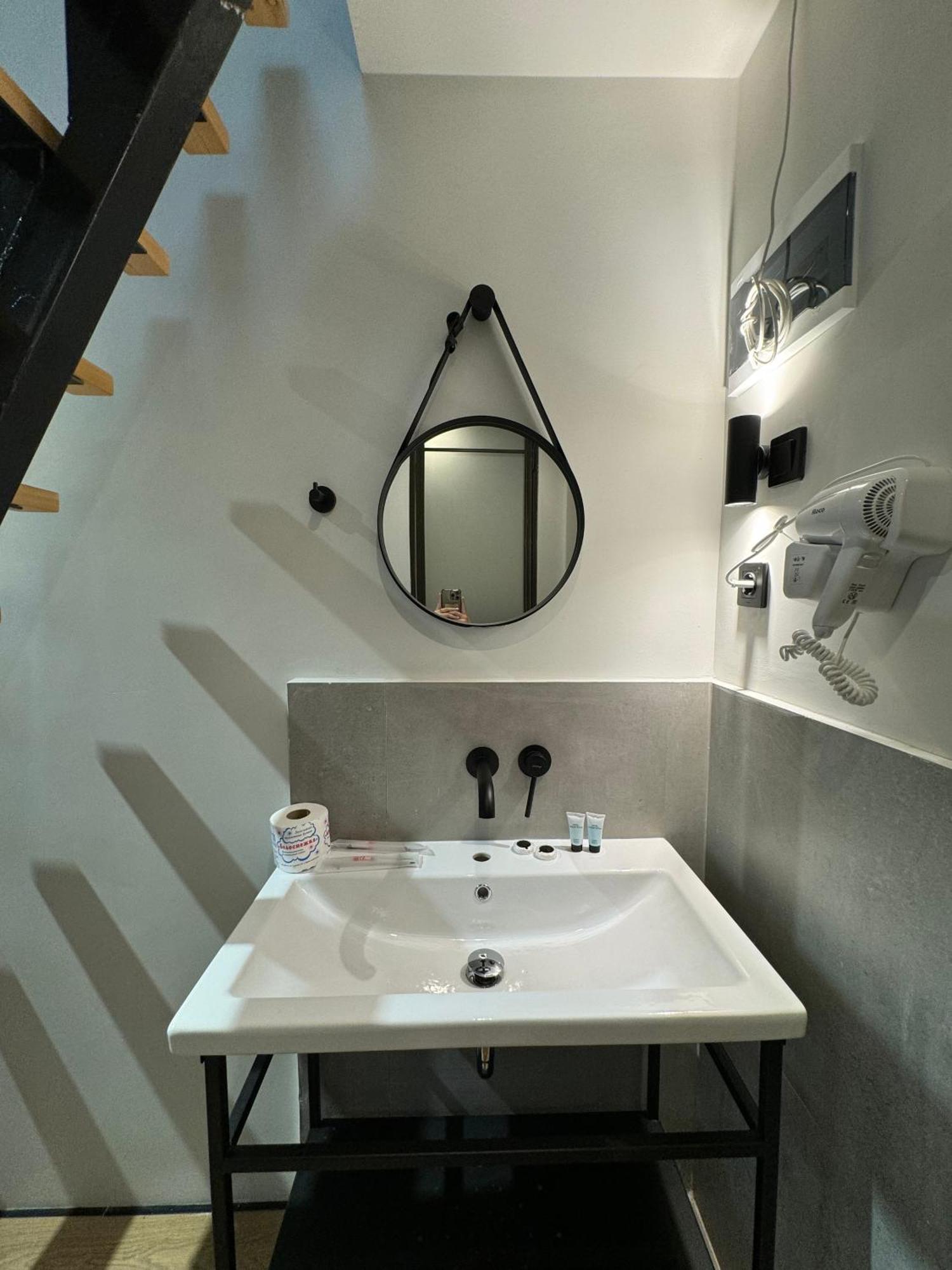 Mosh Mosh Boutique Hotel Alma-Ata Exteriör bild
