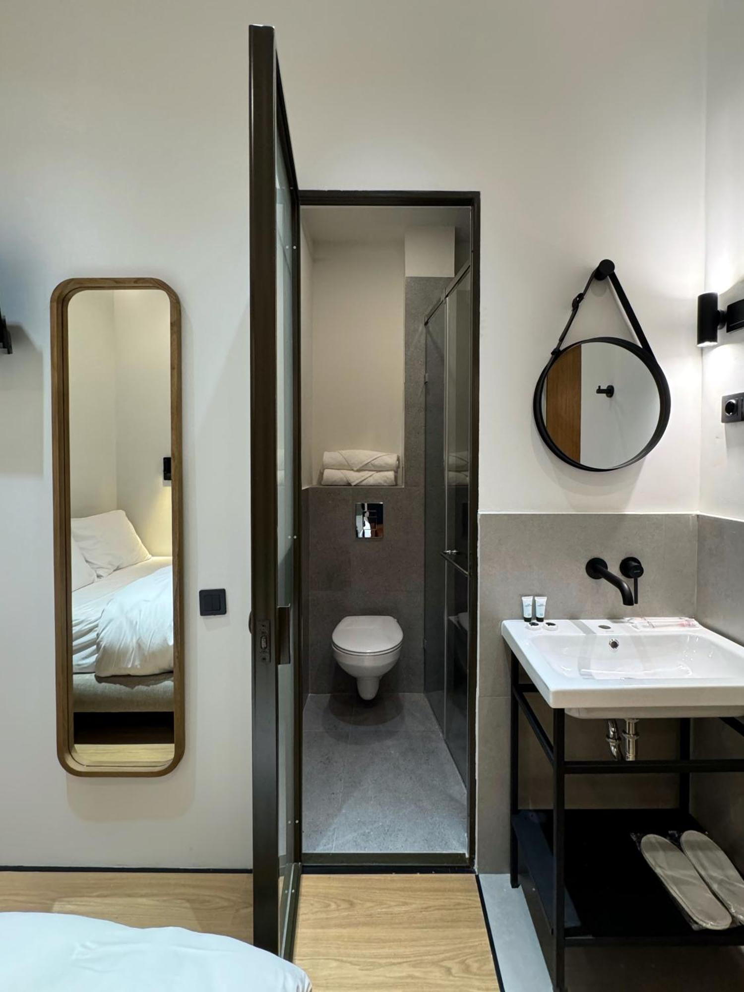 Mosh Mosh Boutique Hotel Alma-Ata Exteriör bild