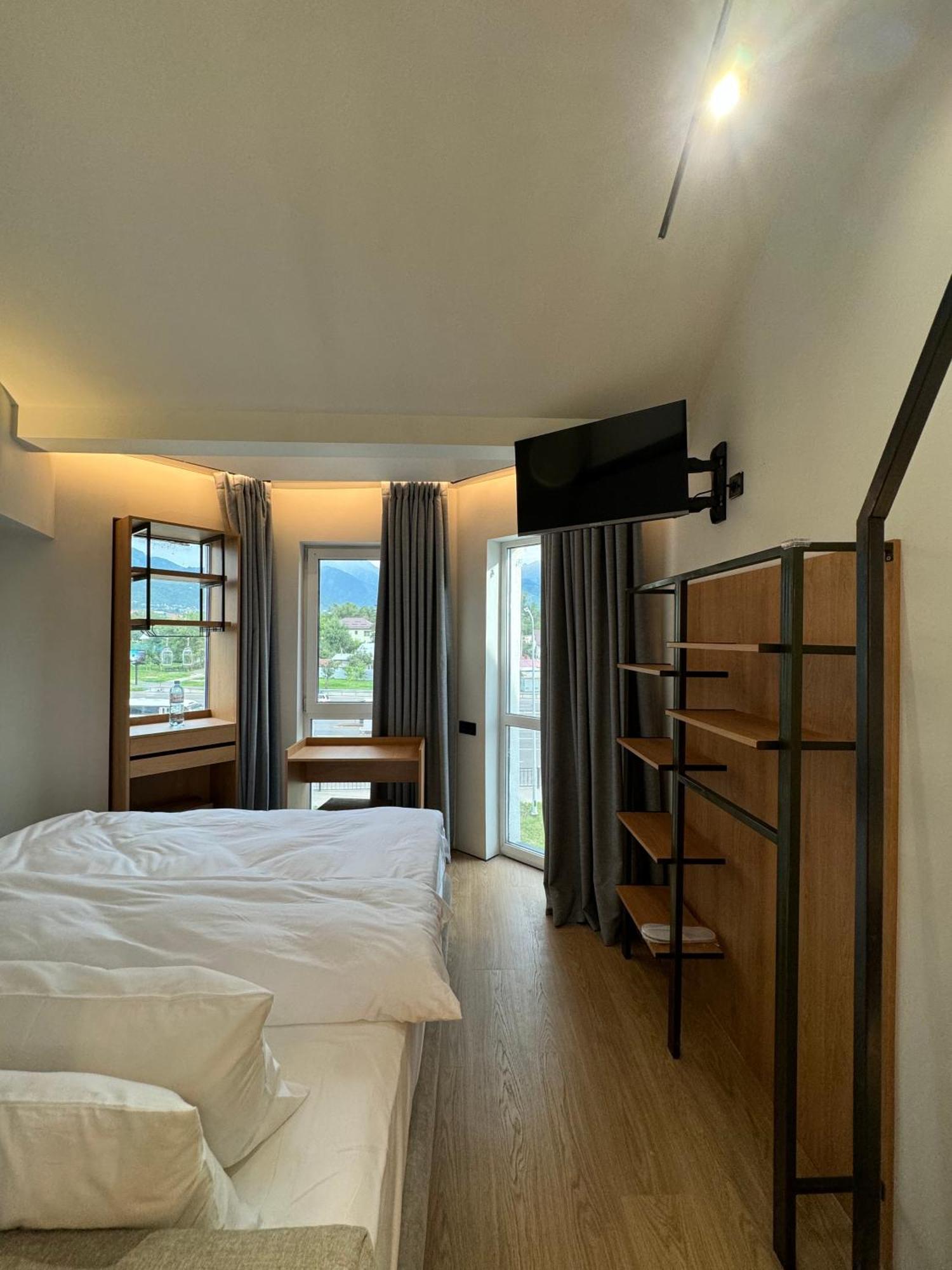 Mosh Mosh Boutique Hotel Alma-Ata Exteriör bild
